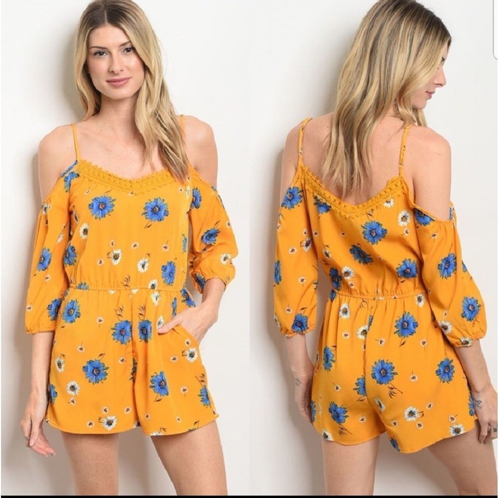 NEW Cute Gold/Yellow and Blue Floral…